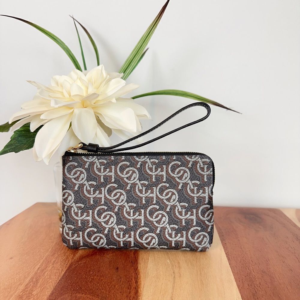 NWT Coach Corner Zip Wristlet With Coach Monogram Print